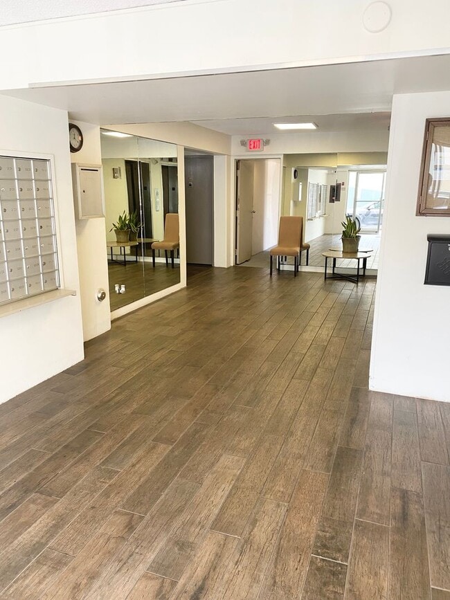 Building Photo - Pearlridge Gardens & Tower:1 Bdrm 1 Bath Condo Apt w/ 1 Open Pkg