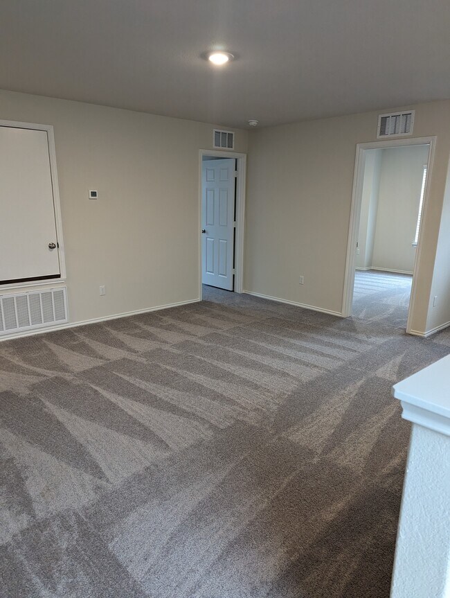 Building Photo - 98 Pacific Loon St