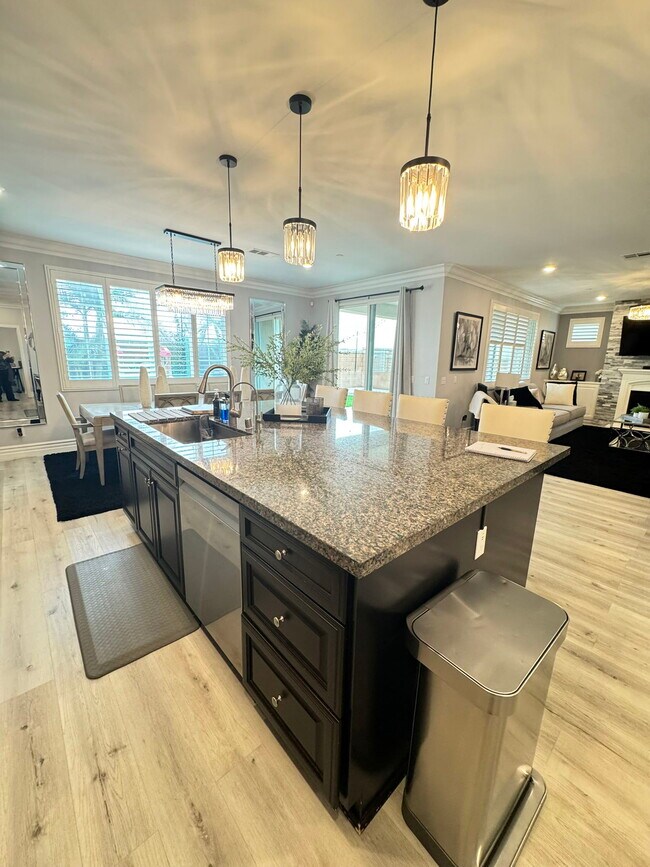 Building Photo - 3274 E Denali Dr