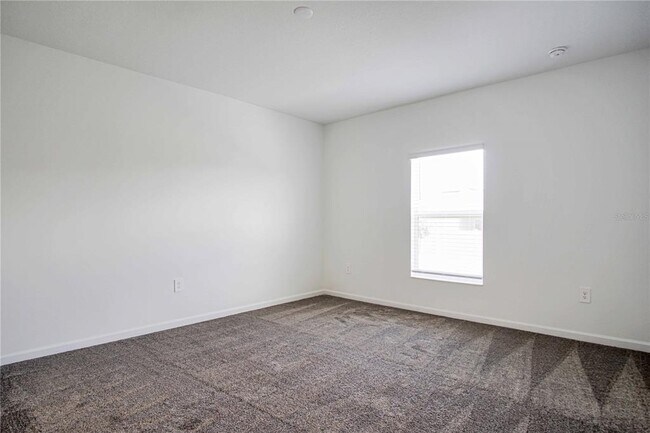 Building Photo - 668 Sand Pne Ln