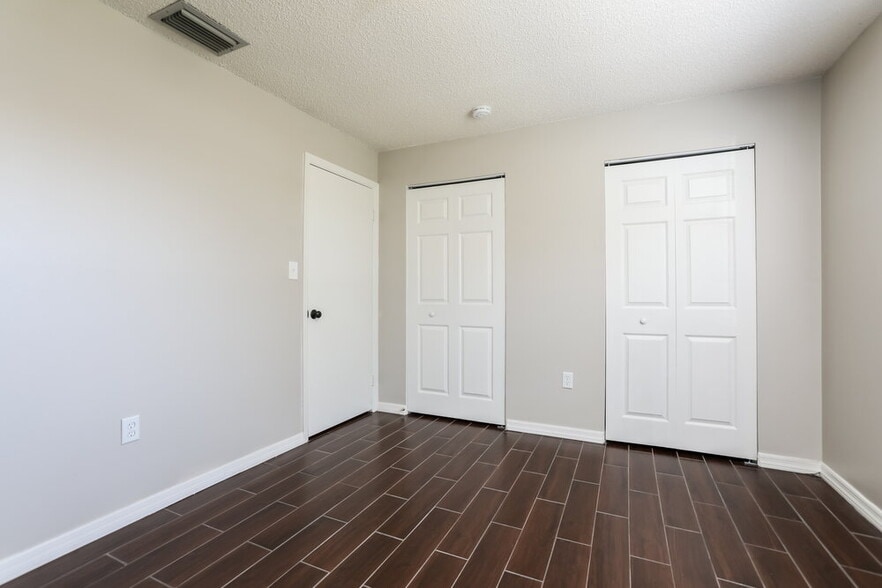 Building Photo - 503 Firewood Ave