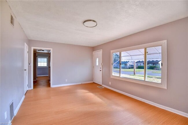 Building Photo - 1658 Thalia Ave
