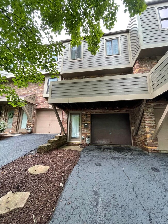 Building Photo - 604 Arkwood Dr