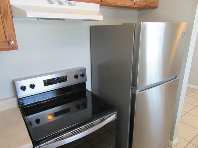 Building Photo - 6427 Sunset Ave