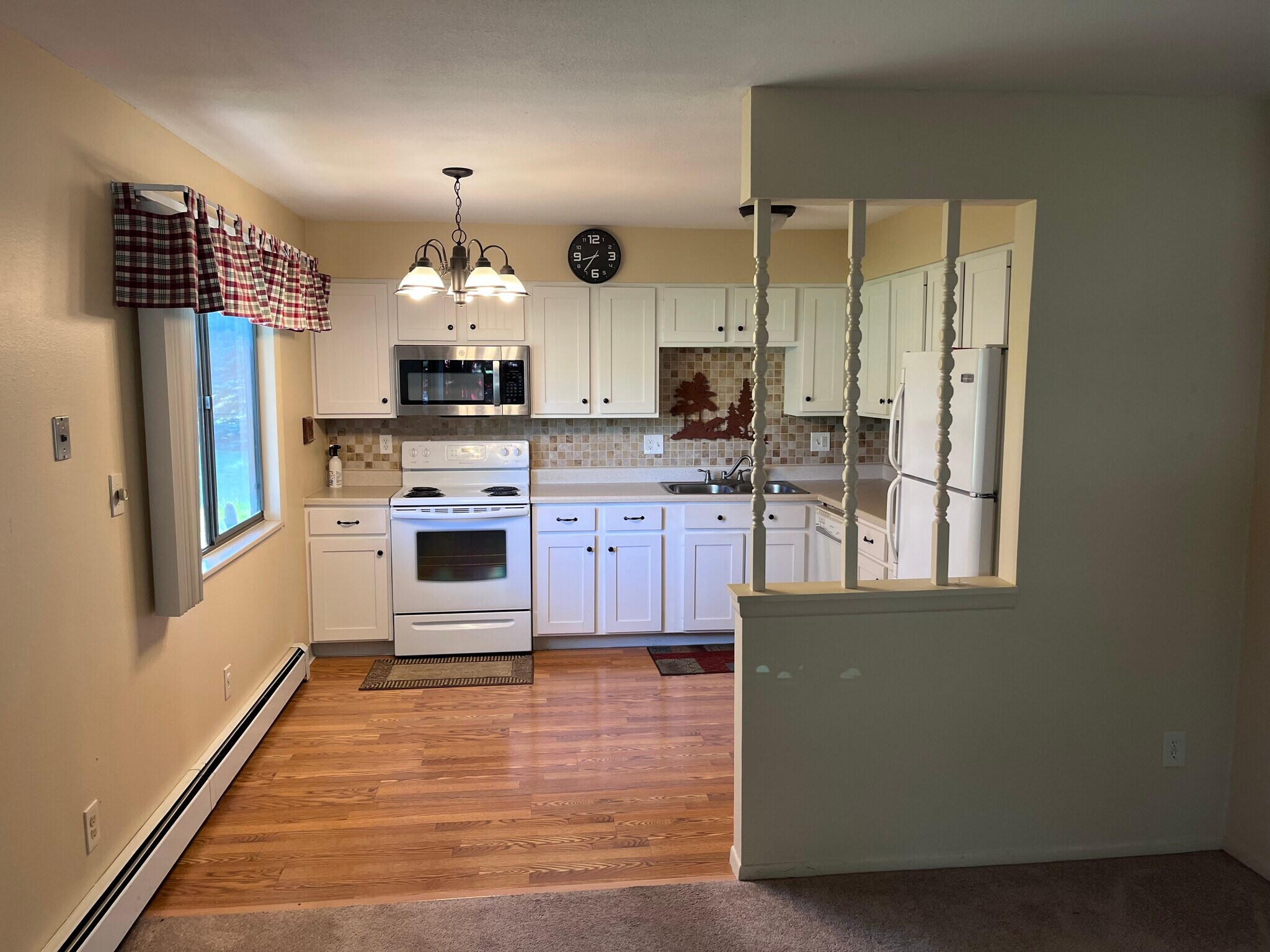 Building Photo - 2600 Parklake Ct