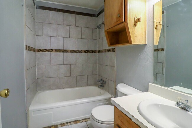 Building Photo - 1309 Greenwood Ave