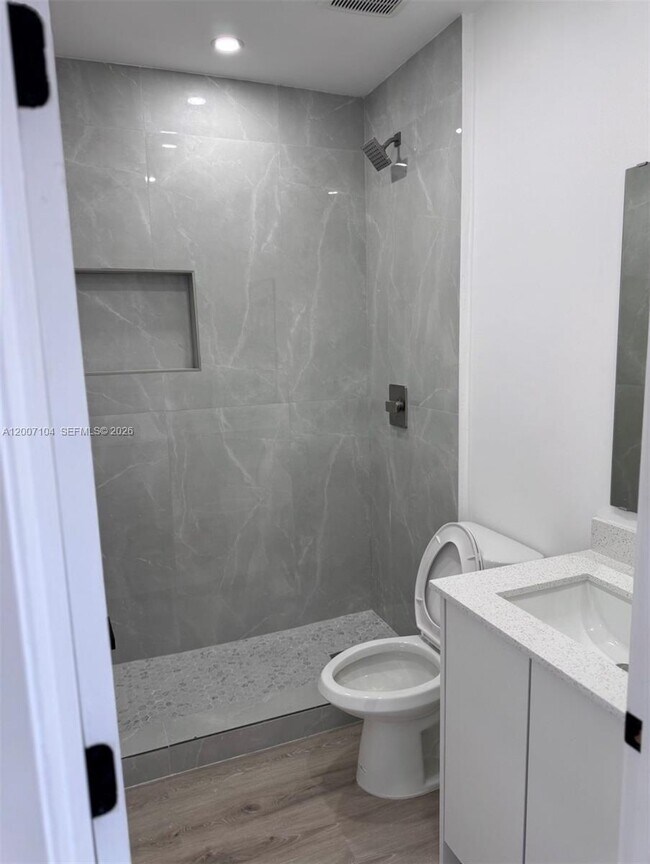 Building Photo - 950 79th Terrace