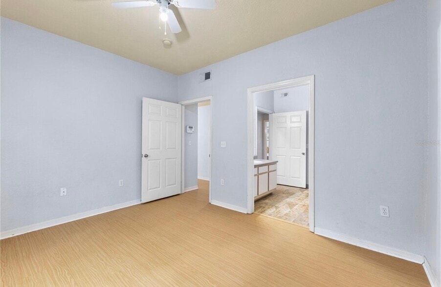 Building Photo - 6017 Westgate Dr