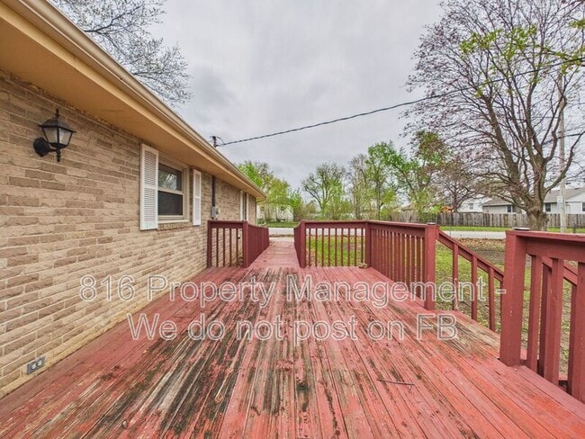 Building Photo - 817 N Choctaw Ave