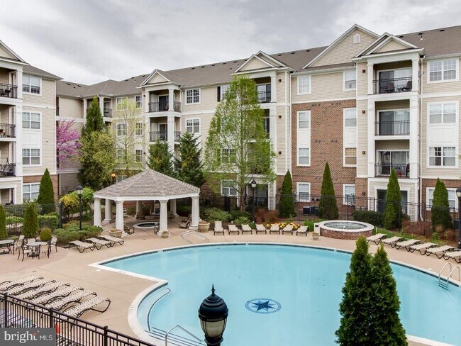 Building Photo - 12941 Centre Park Cir