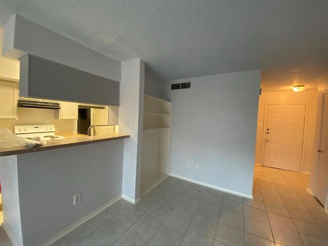 Building Photo - 3600 Jeanetta St