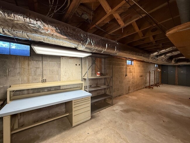 Building Photo - 3241 Harper Rd