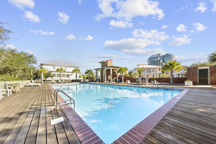 Building Photo - 15 Meeting St