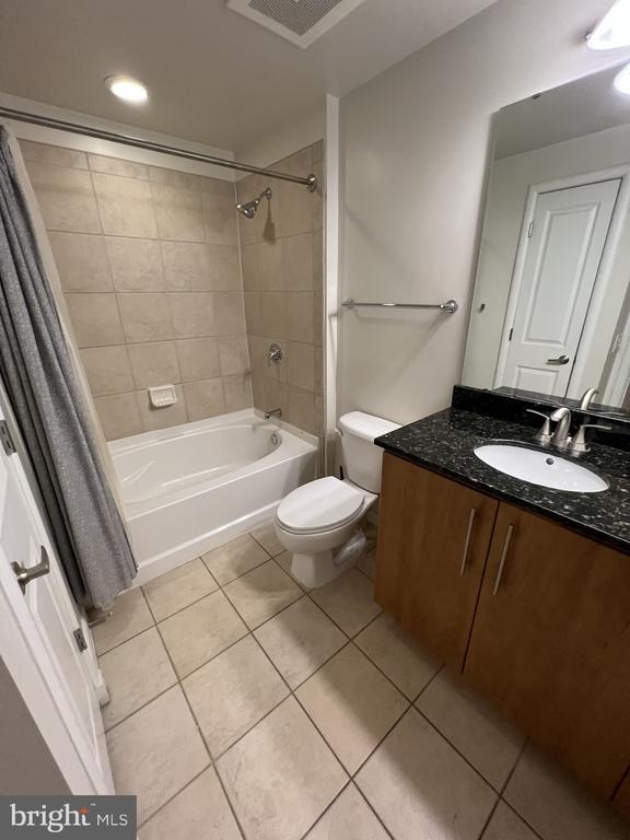 Building Photo - 1021 N Garfield St