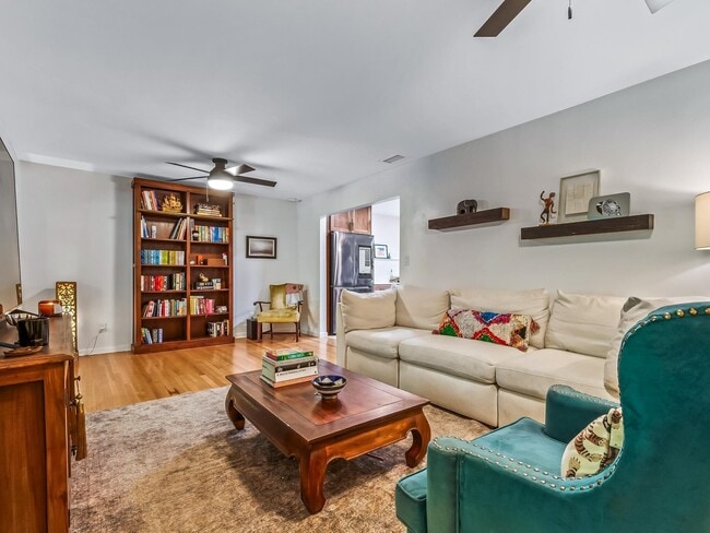 Building Photo - 3212 Springdale Dr