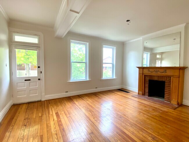 Building Photo - 750 Dover Pl