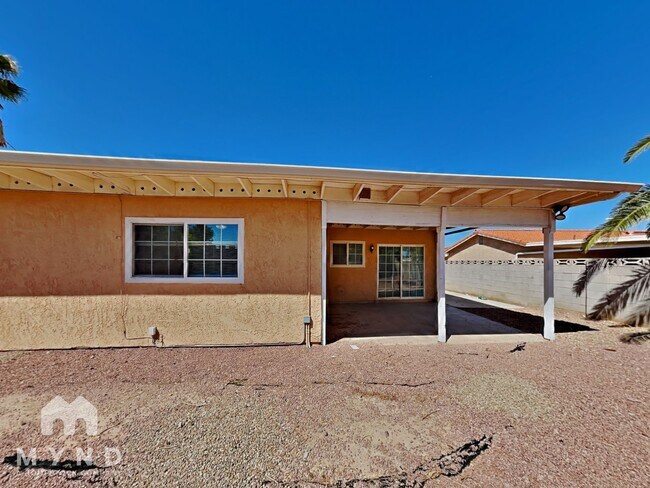 Building Photo - 320 Palo Verde Dr