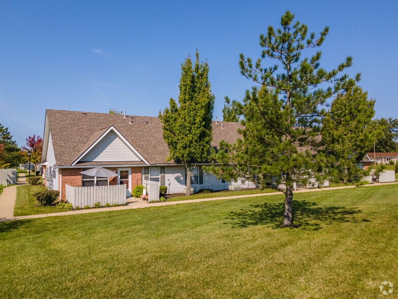 Streetsboro Village Square 1482 Russell Dr Streetsboro OH 44241