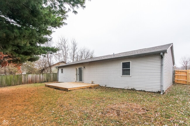 Building Photo - 3223 Southwest Dr