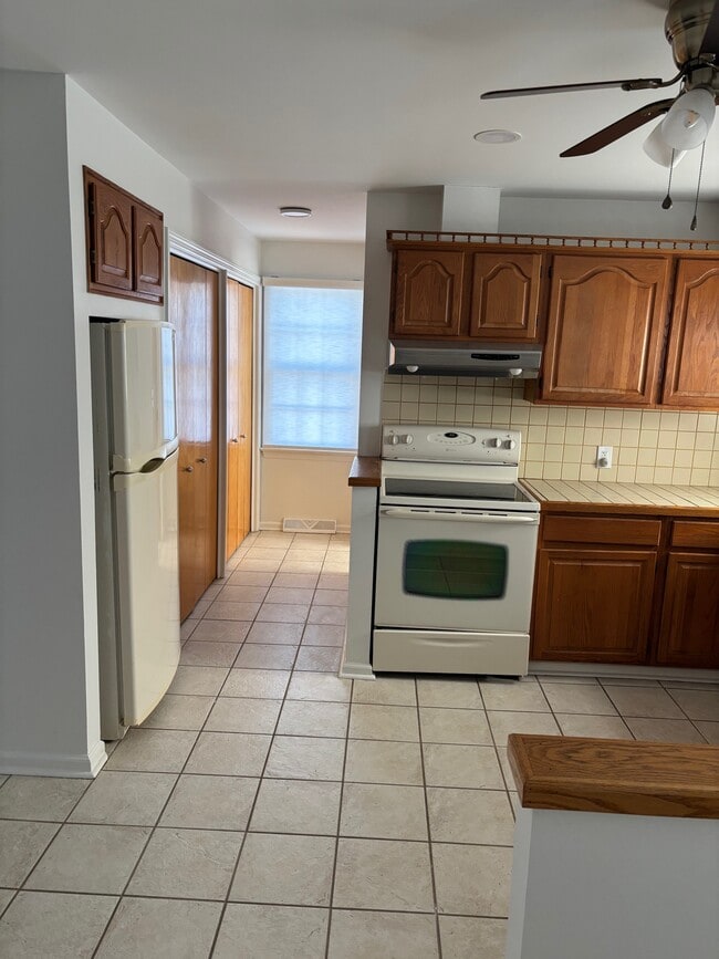 Building Photo - 3301 A