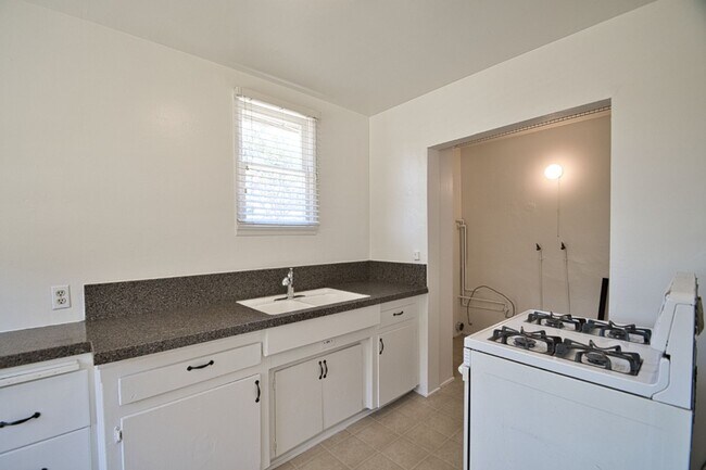 Building Photo - t1803R