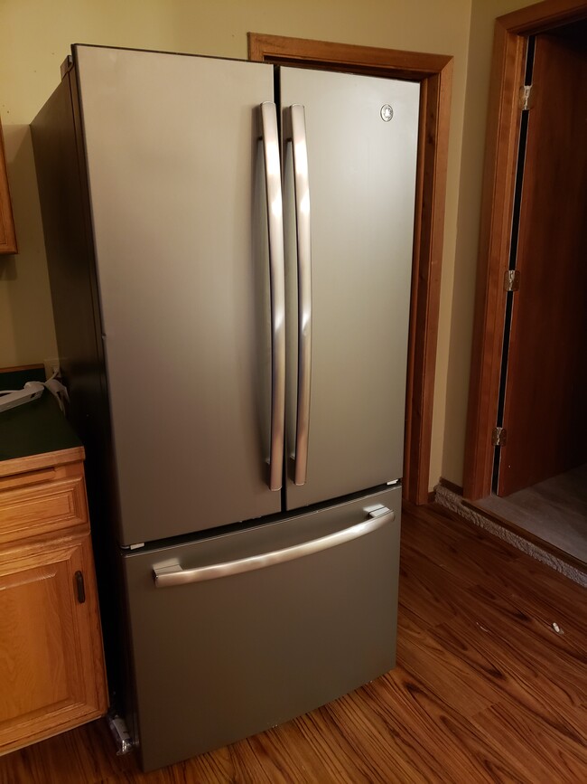 New stainless appliances - 204 N Ohio St