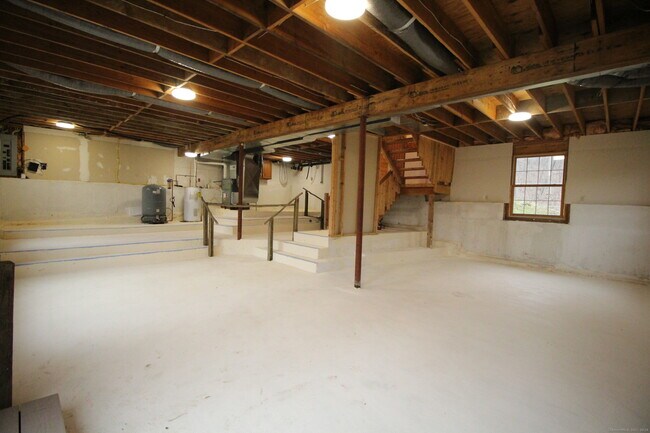 Building Photo - 38 W Mountain Ln