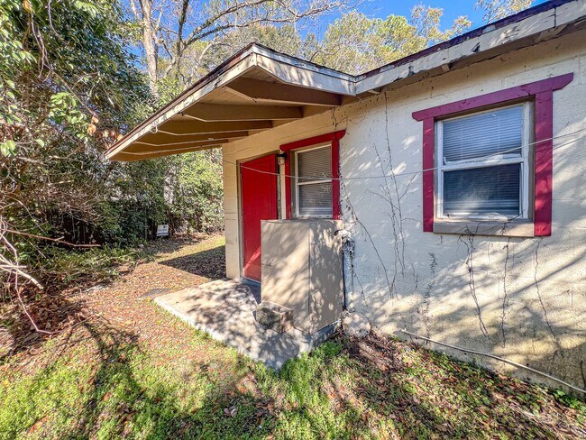 Building Photo - Nylic 14