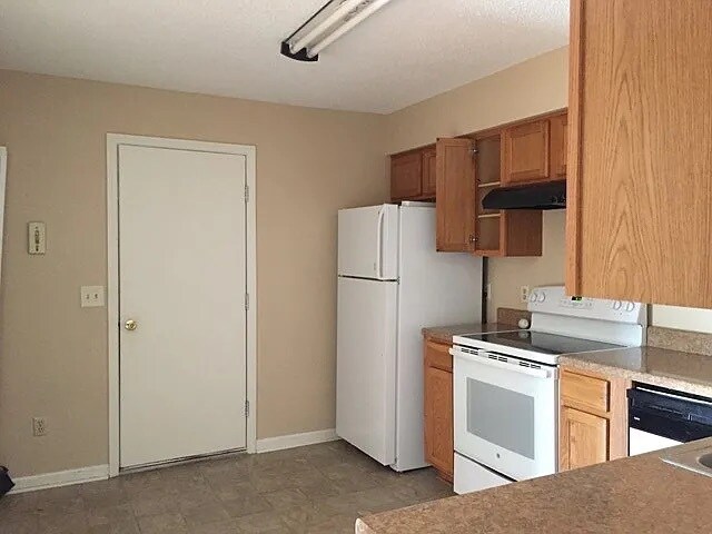 Building Photo - 1646 Latham Ct