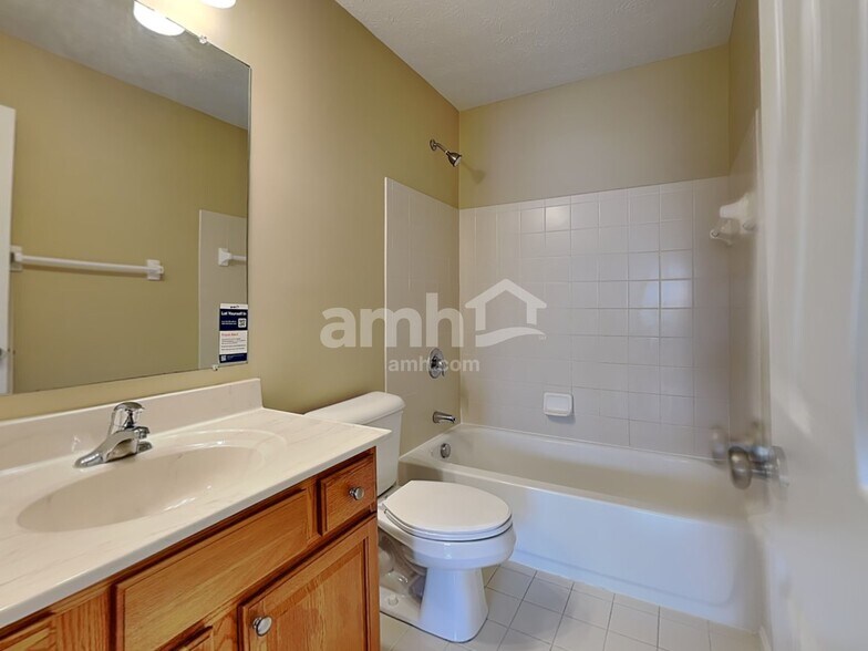 Building Photo - 80 Bluegrass Ln