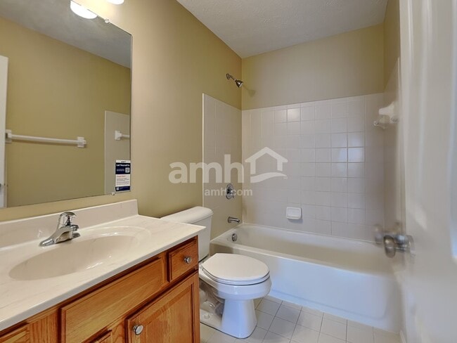 Building Photo - 80 Bluegrass Ln