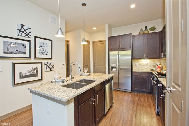 Building Photo - 1 br, 1 bath  - 20201 Kingsland Blvd