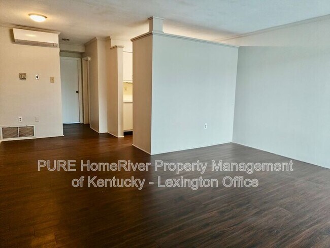 Building Photo - 1685 Alexandria Dr