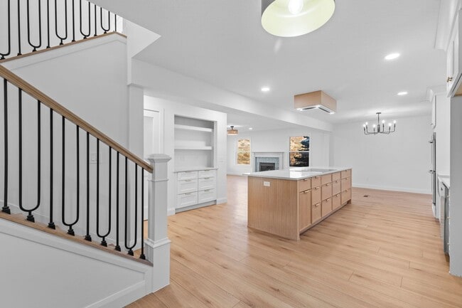 Building Photo - Elevated 5-Bedroom Home in Sandy, UT with ...