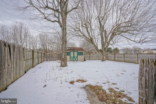 Building Photo - 117 Chaucer Rd