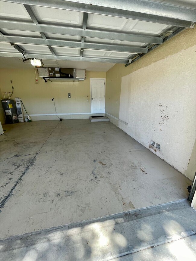 Building Photo - 3BR/2BA Home + 2-Car Garage – $500 Move-In...