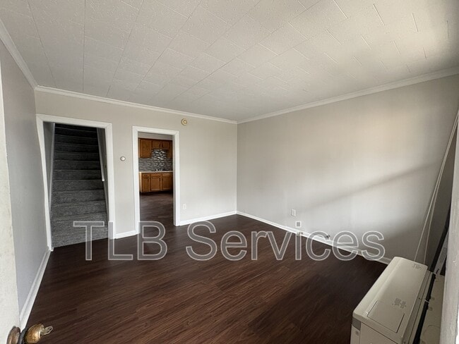 Building Photo - 139 Sand St