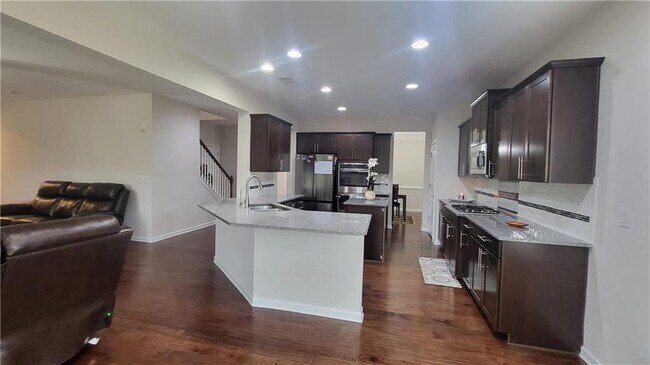 Building Photo - 5295 Rustic Ct