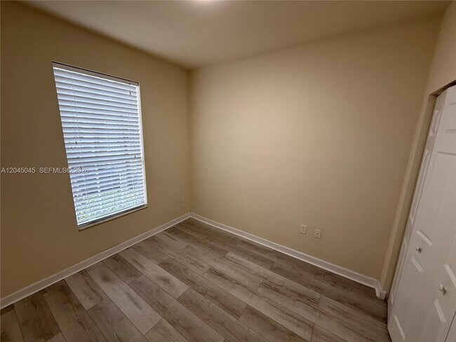 Building Photo - 9572 SW 169th Pl