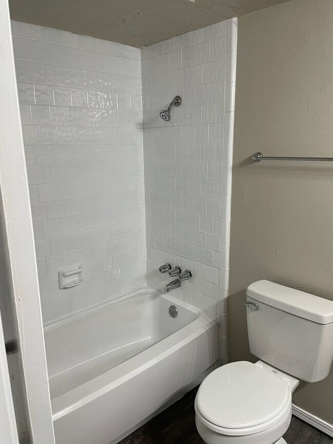Building Photo - NEWLY REMODELED!!! Section 8 approved