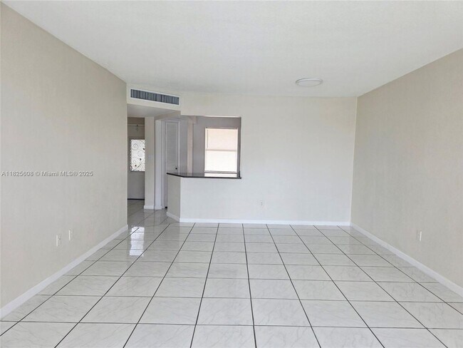 Primary Photo - 1302 NE 191st St