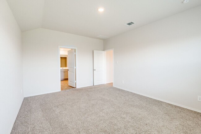 Building Photo - 4-BEDROOM NEW CONSTRUCTION IN SWENSON HEIG...