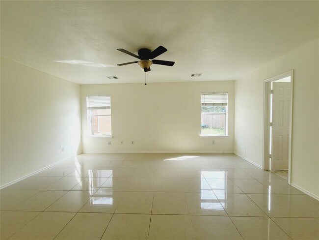 Building Photo - 3807 Brook Garden Ln