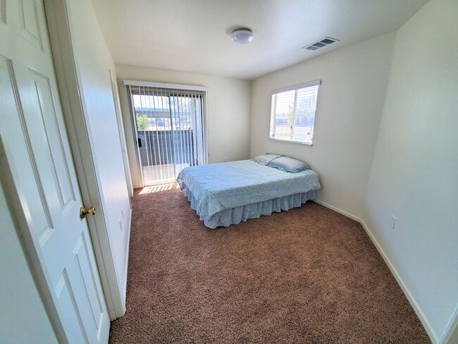 Building Photo - Great Condo for Rent!