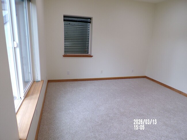 Building Photo - 4510 NW Queens Ave