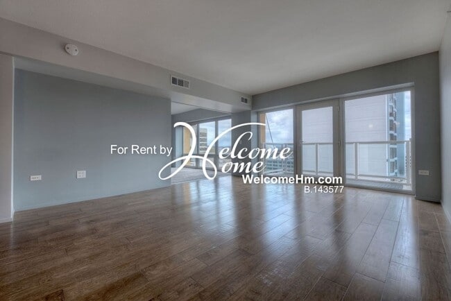 Building Photo - Downtown High-rise Montage AMAZING UPGRADES