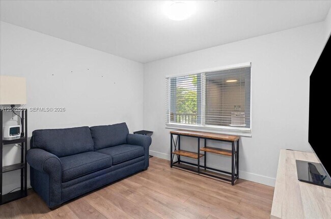 Building Photo - 12500 SW 5th Ct