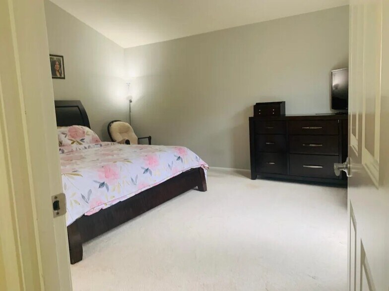 Building Photo - 22531 NE Cascara Cir