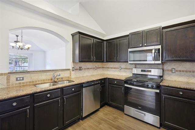 Building Photo - 728 Cardinal Dr