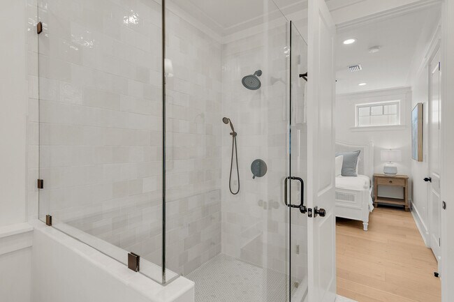 Building Photo - 18 Playalinda Court